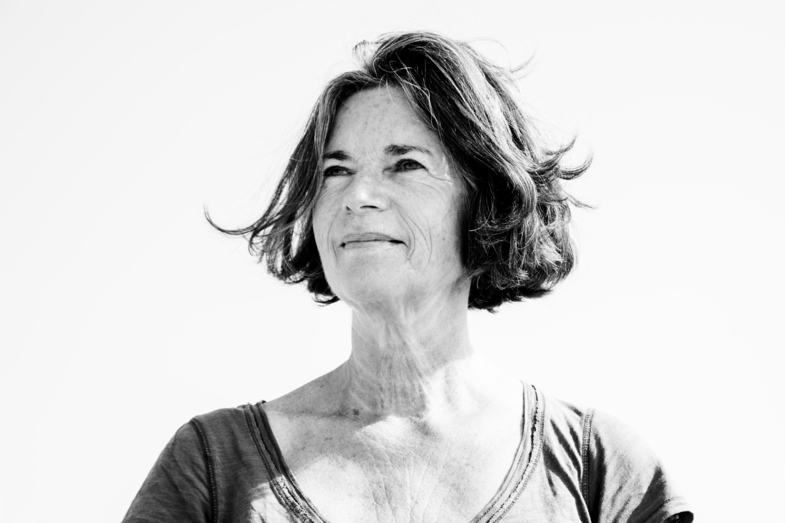 Monique Buitelaar, auteur, portretfoto zwart-wit